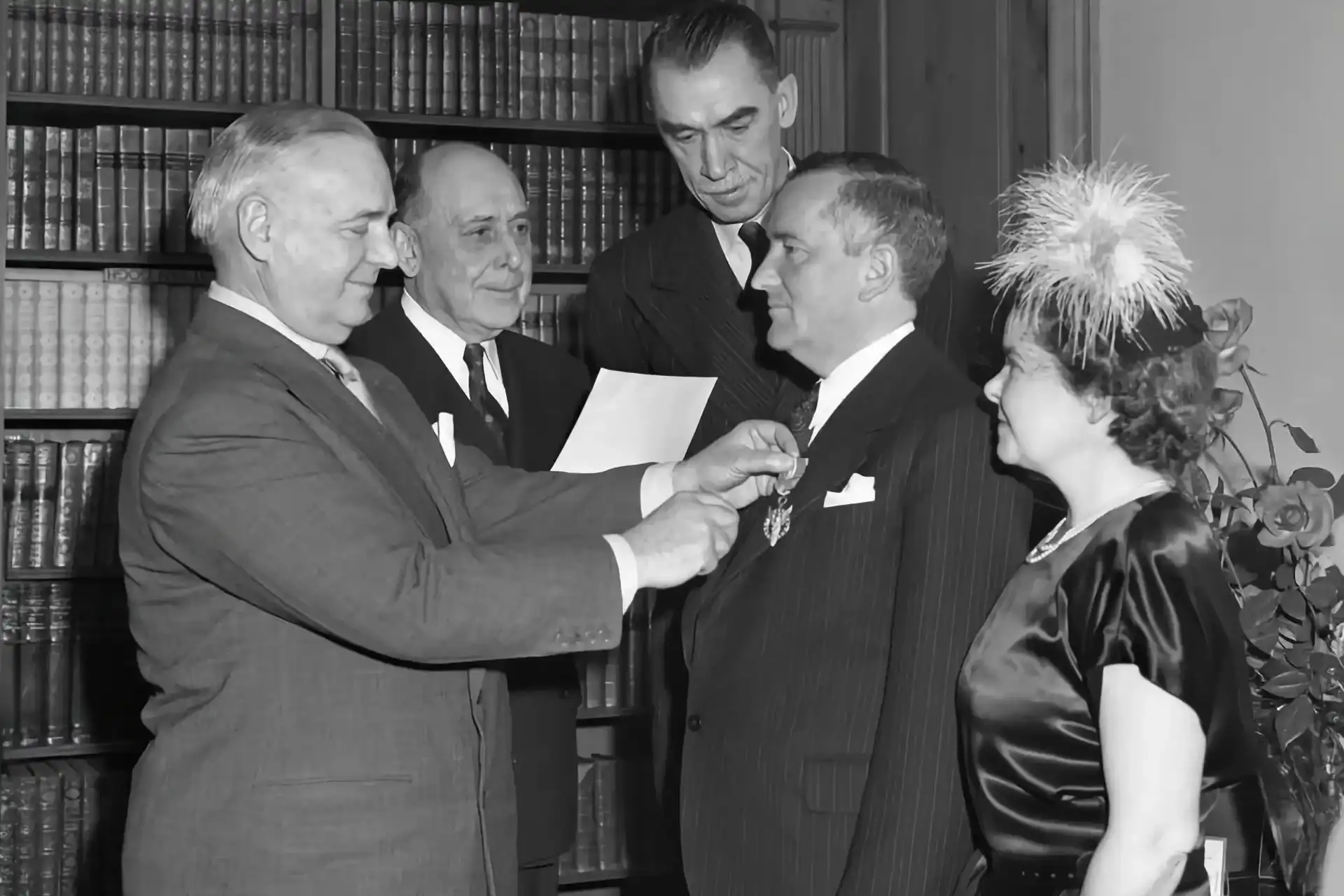 American-Medal-Merit-Sir-William