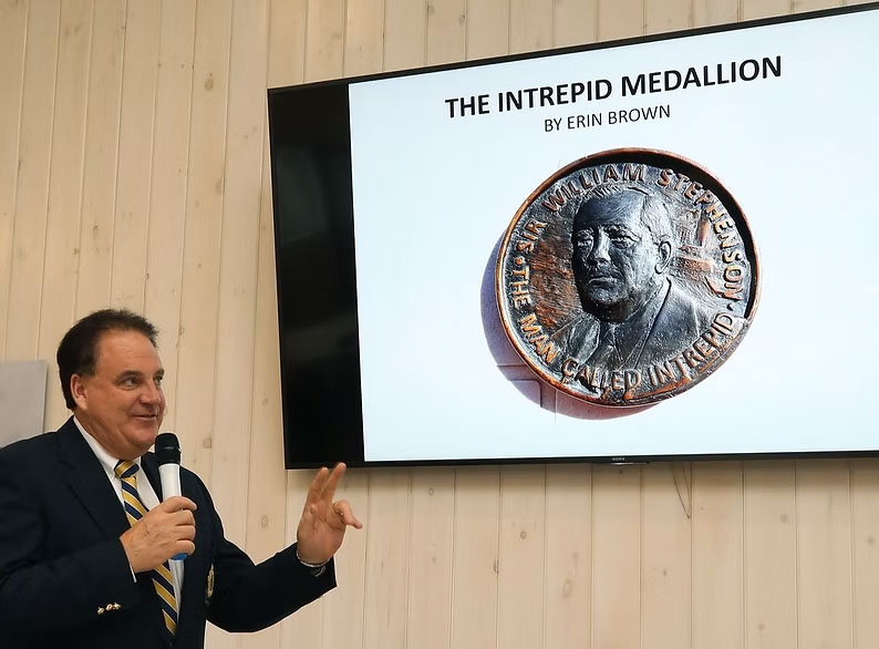 Paterson GlobalFoods CEO Andrew Paterson presented with the Intrepid Award - Winnipeg Sun